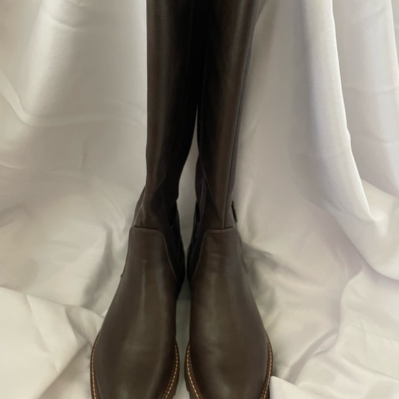 NWOT Brown Boots - Picture 4 of 4